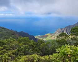 Hawaiian island look at the ocean